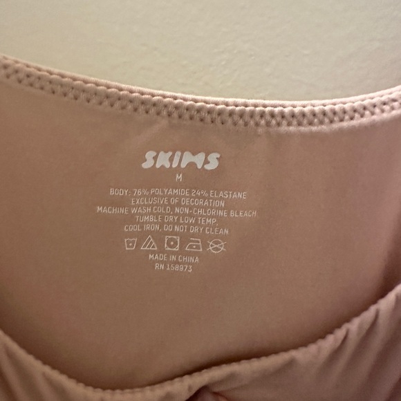 SKIMS bodysuit new with tags - Picture 3 of 3